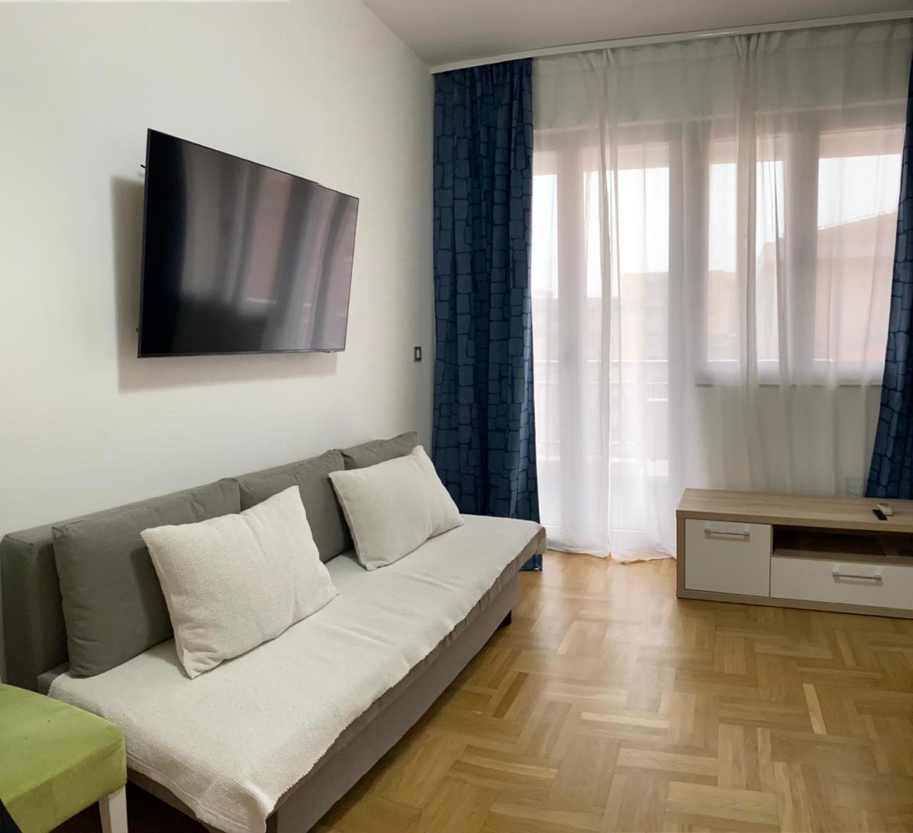 Apartments Montreal Budva Bagian luar foto
