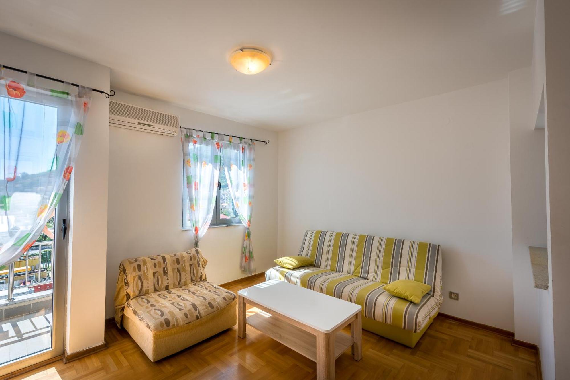 Apartments Montreal Budva Bagian luar foto