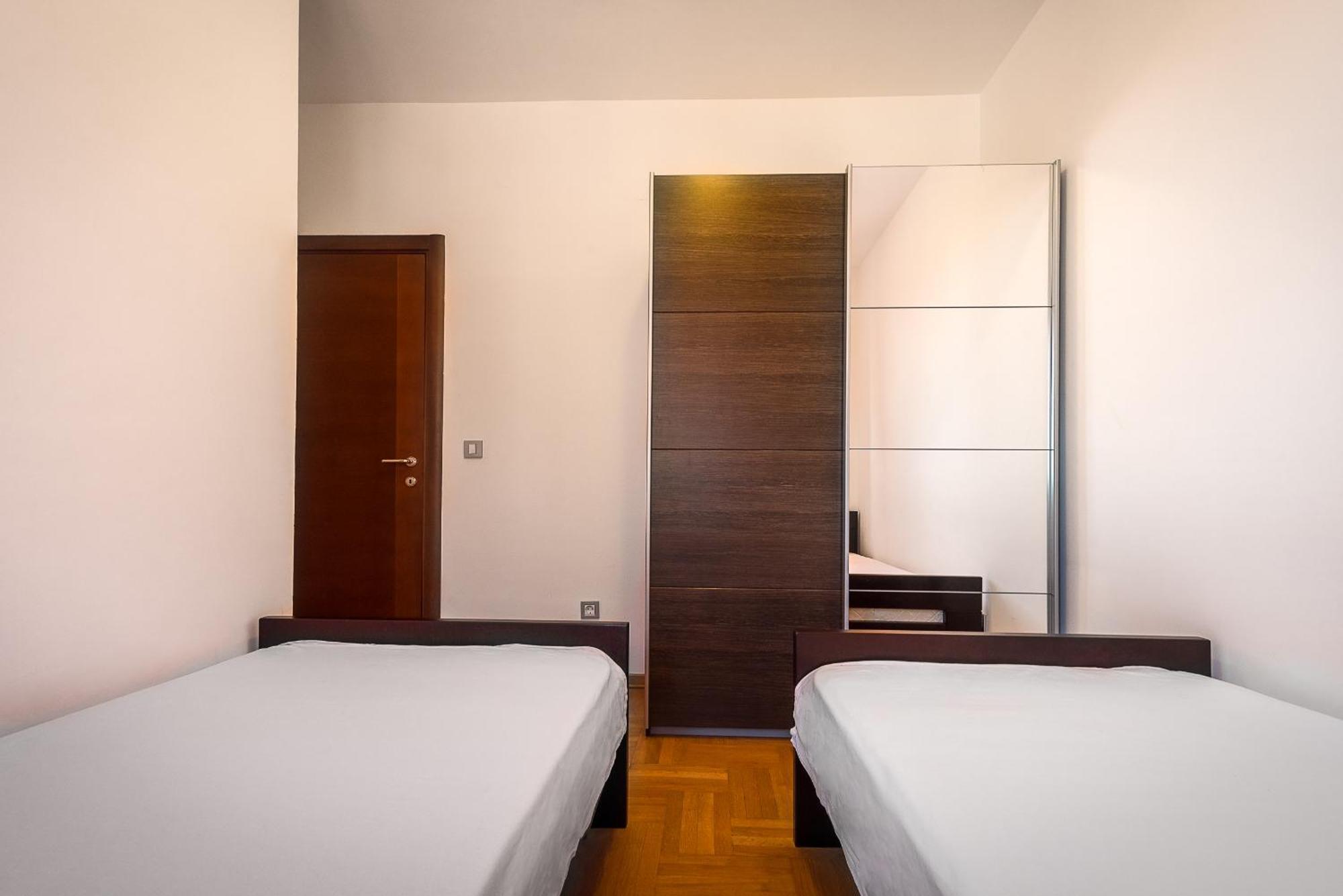 Apartments Montreal Budva Bagian luar foto