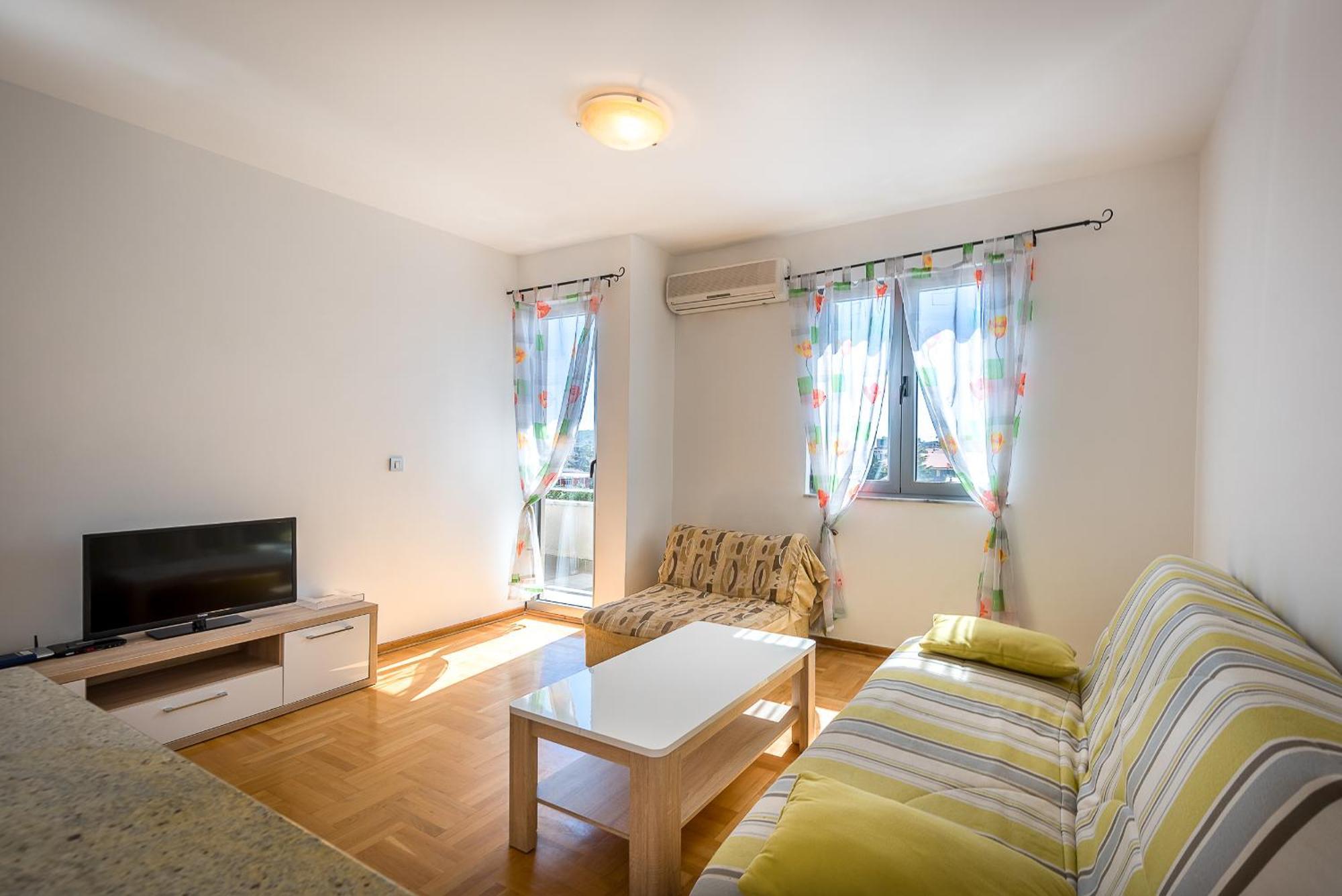 Apartments Montreal Budva Bagian luar foto