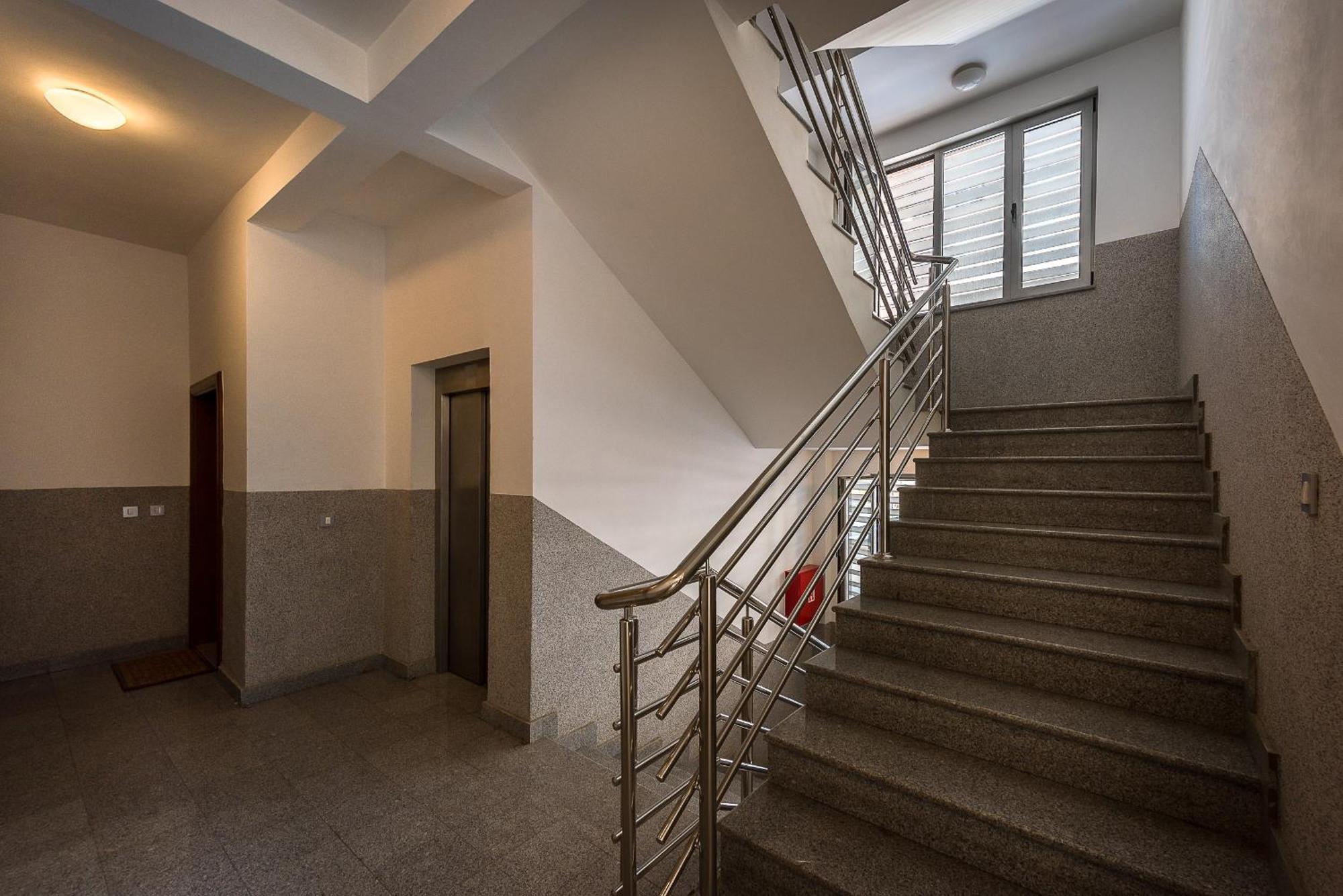 Apartments Montreal Budva Bagian luar foto