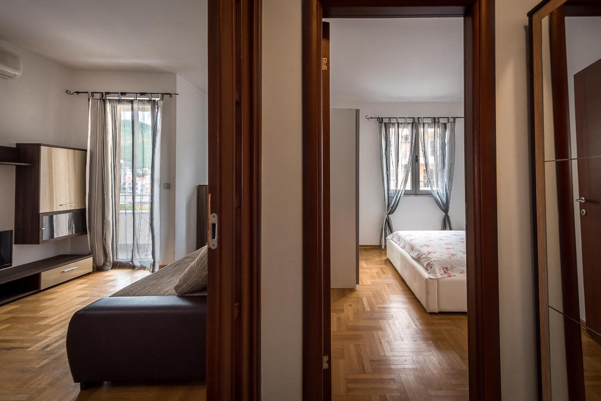 Apartments Montreal Budva Bagian luar foto