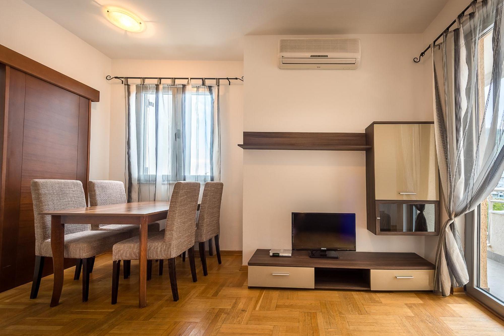 Apartments Montreal Budva Bagian luar foto