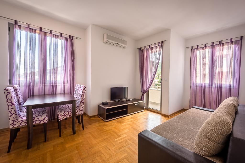 Apartments Montreal Budva Bagian luar foto