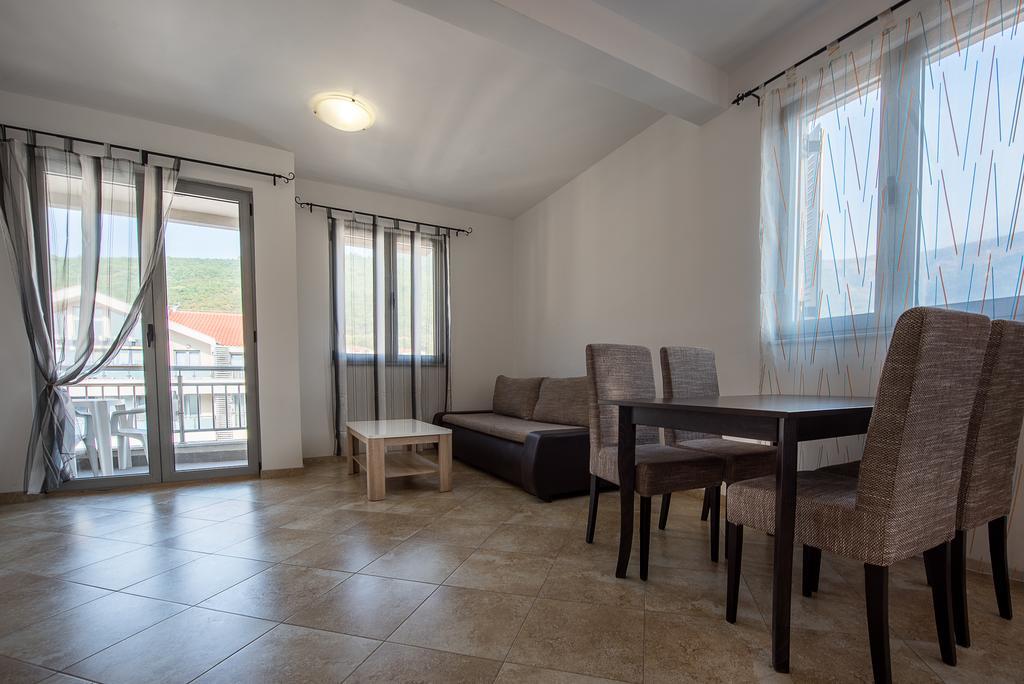 Apartments Montreal Budva Bagian luar foto