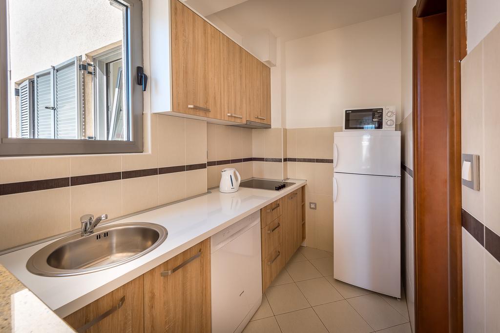 Apartments Montreal Budva Bagian luar foto
