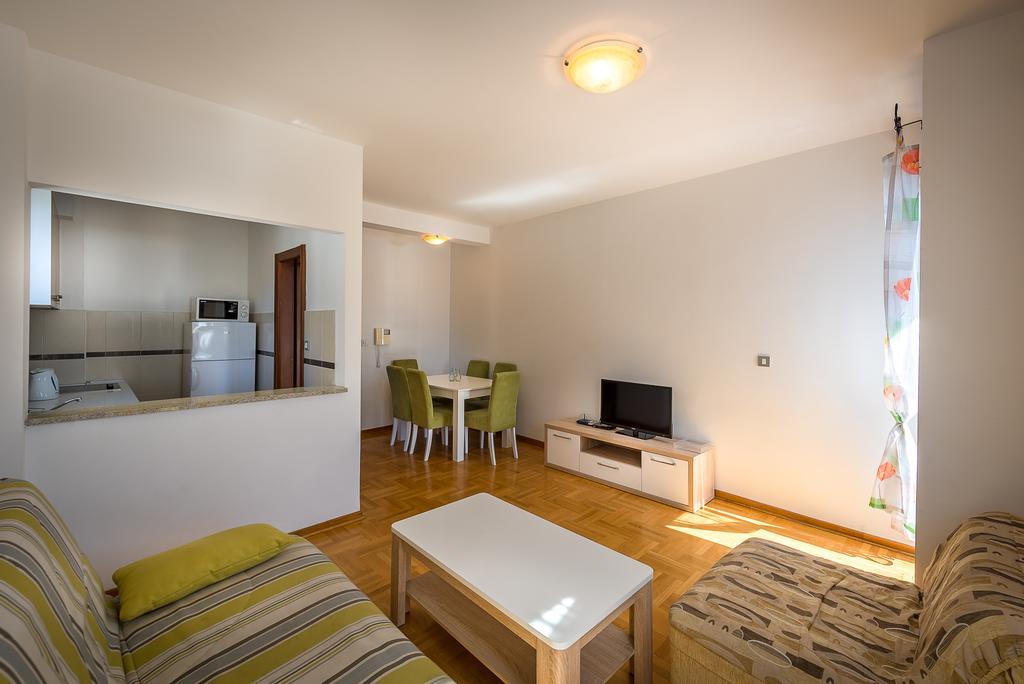Apartments Montreal Budva Bagian luar foto