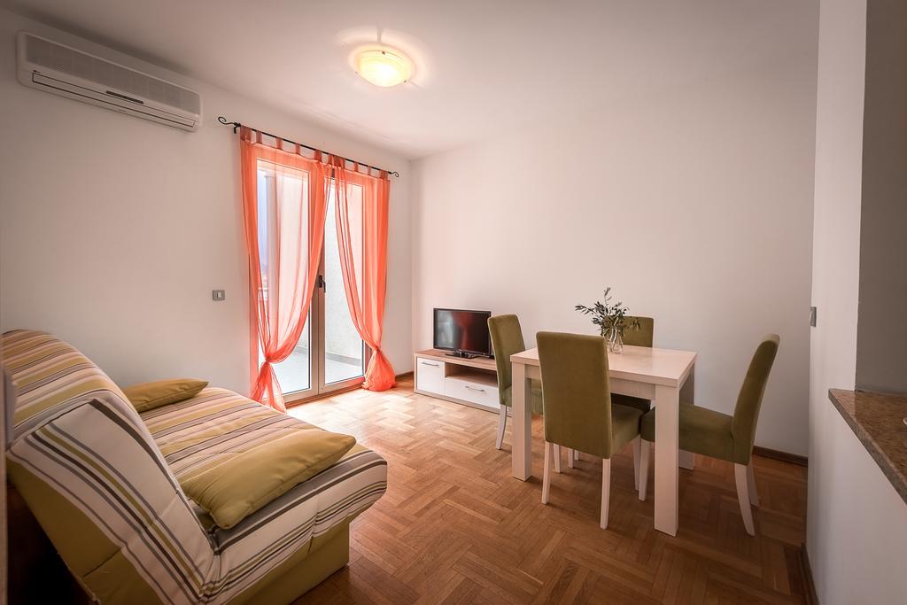 Apartments Montreal Budva Bagian luar foto